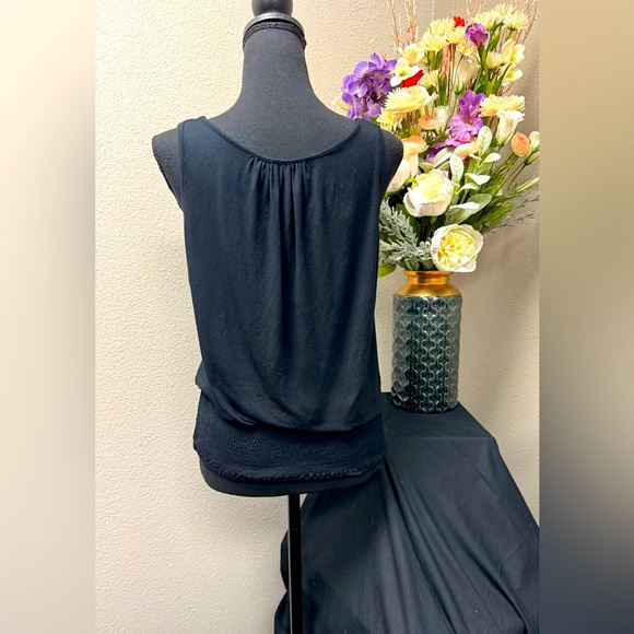 Spiegel Chic Ruched Sleeveless Size Medium Top - Picture 3 of 8